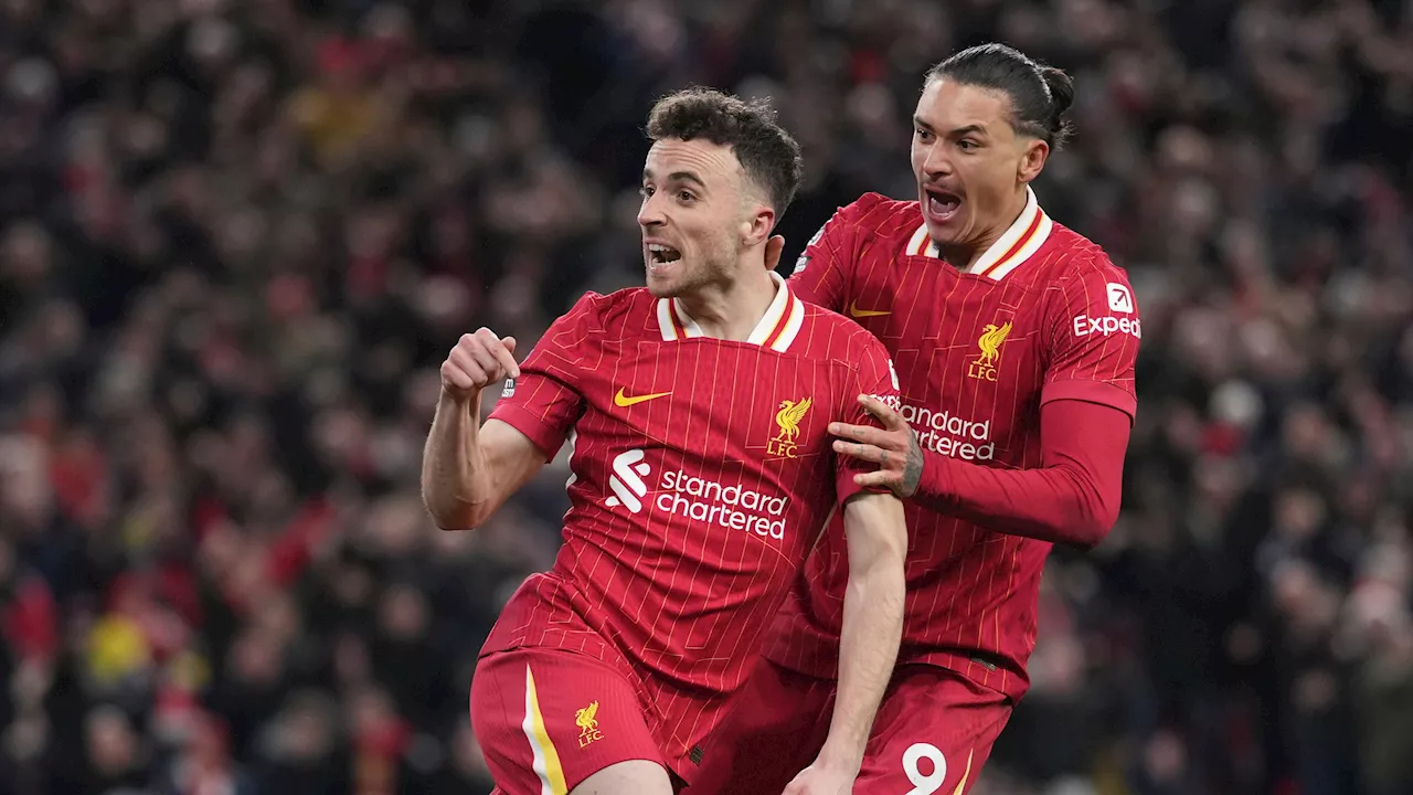 10-man Liverpool draws with Fulham in Premier League, Arsenal cannot take advantage