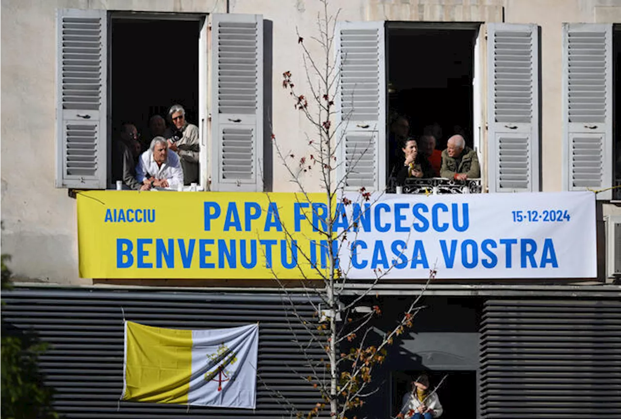 Papa Francesco per la prima volta in Corsica