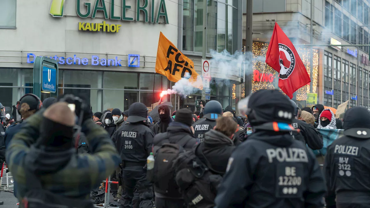 Bei Demo: Neonazis treten mit Springerstiefeln auf SPD-Mitglieder ein