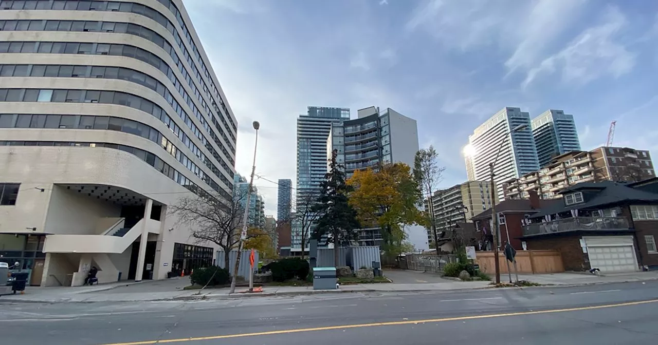 61-storey condo tower to replace abandoned Toronto hotel