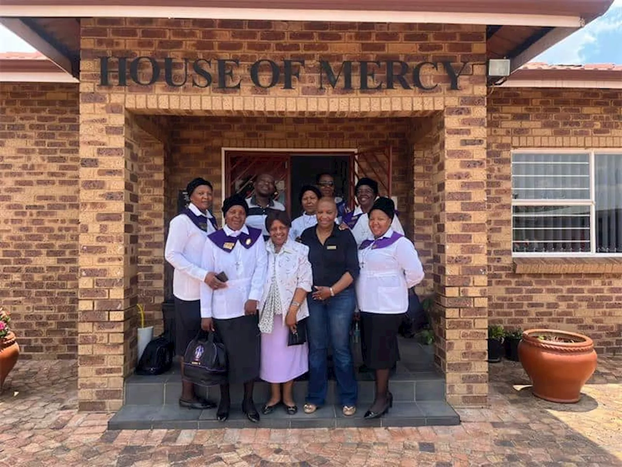 Daughters of Saint Anne Donate Essentials to House of Mercy