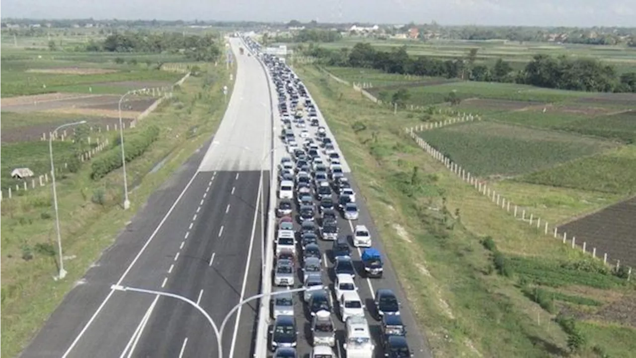 Ini Tanggal Keramat Mudik-Balik Nataru 2024 di Tol, Awas Neraka Macet!