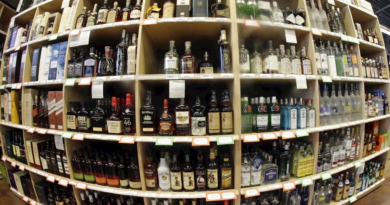 Experts offer ways to cope with alcohol dependency during the holiday season