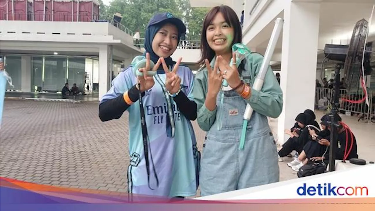 Shawol Pakai Jersey Arsenal Buat Minho SHINee di HUT Ke-23 Transmedia