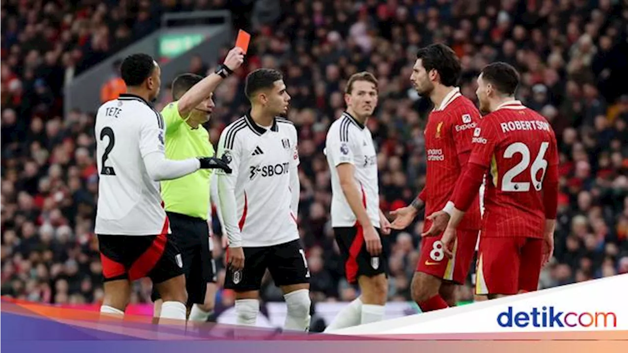 Liverpool Seri, Slot Enggan Salahkan Robertson Usai Dikartu Merah