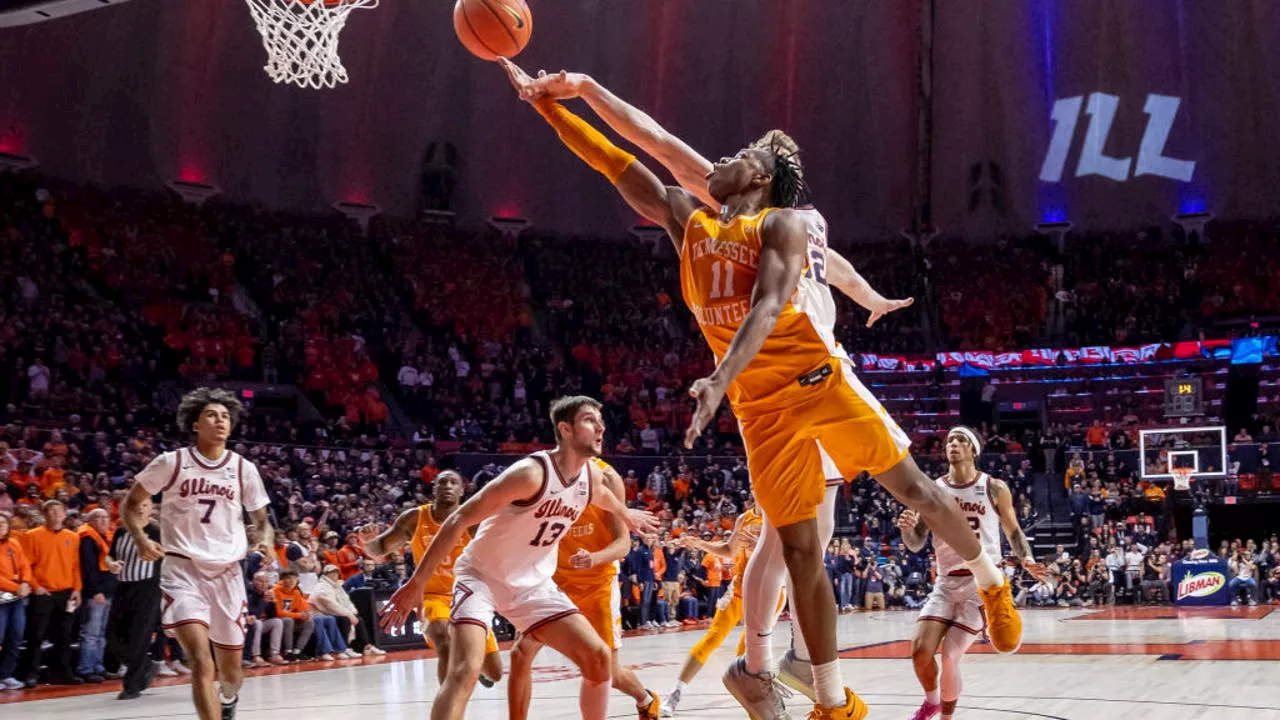 Fighting Illini upset bid spoiled as No. 1 Tennessee wins on buzzer-beater