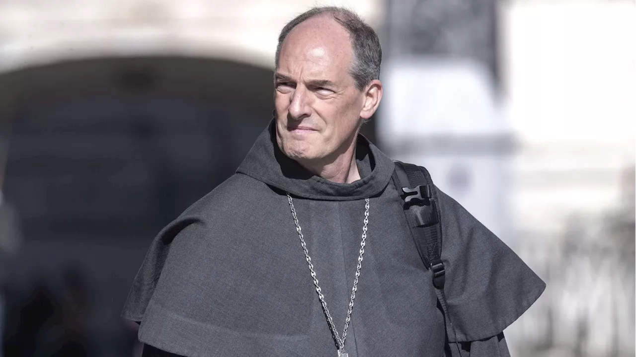 'Le pape fonde énormément d'espoirs en lui' : qui est le cardinal Bustillo, à l'origine de la venue du Saint-P