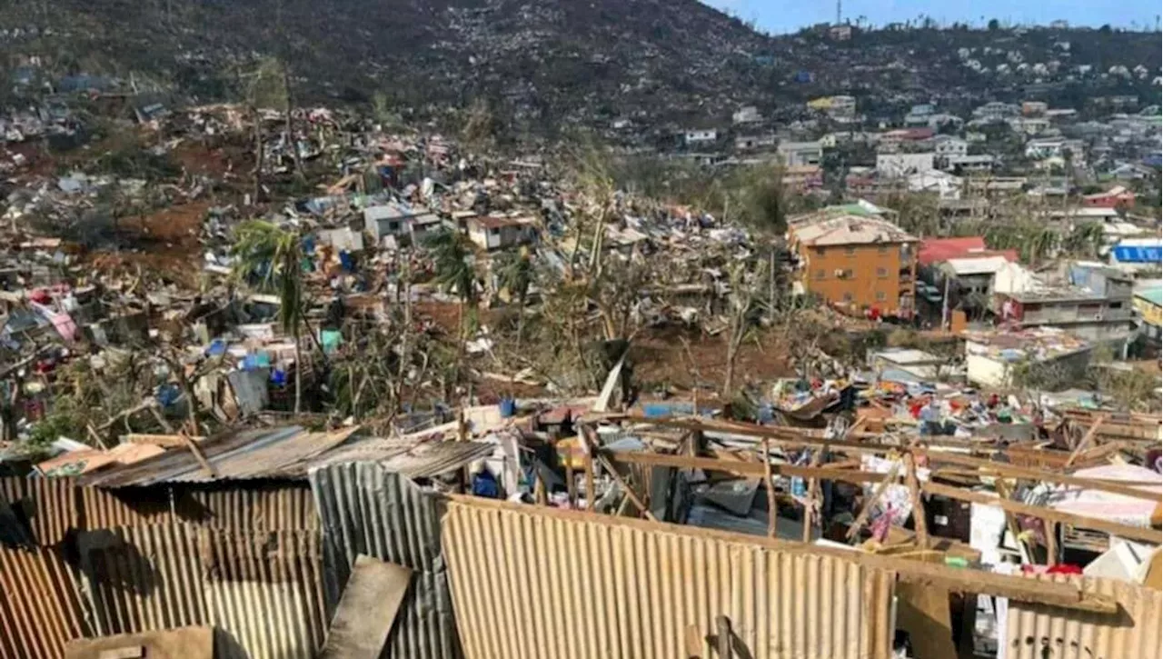 Mayotte : 'Plusieurs centaines de morts' voire 'un millier' après le passage du cyclone Chido