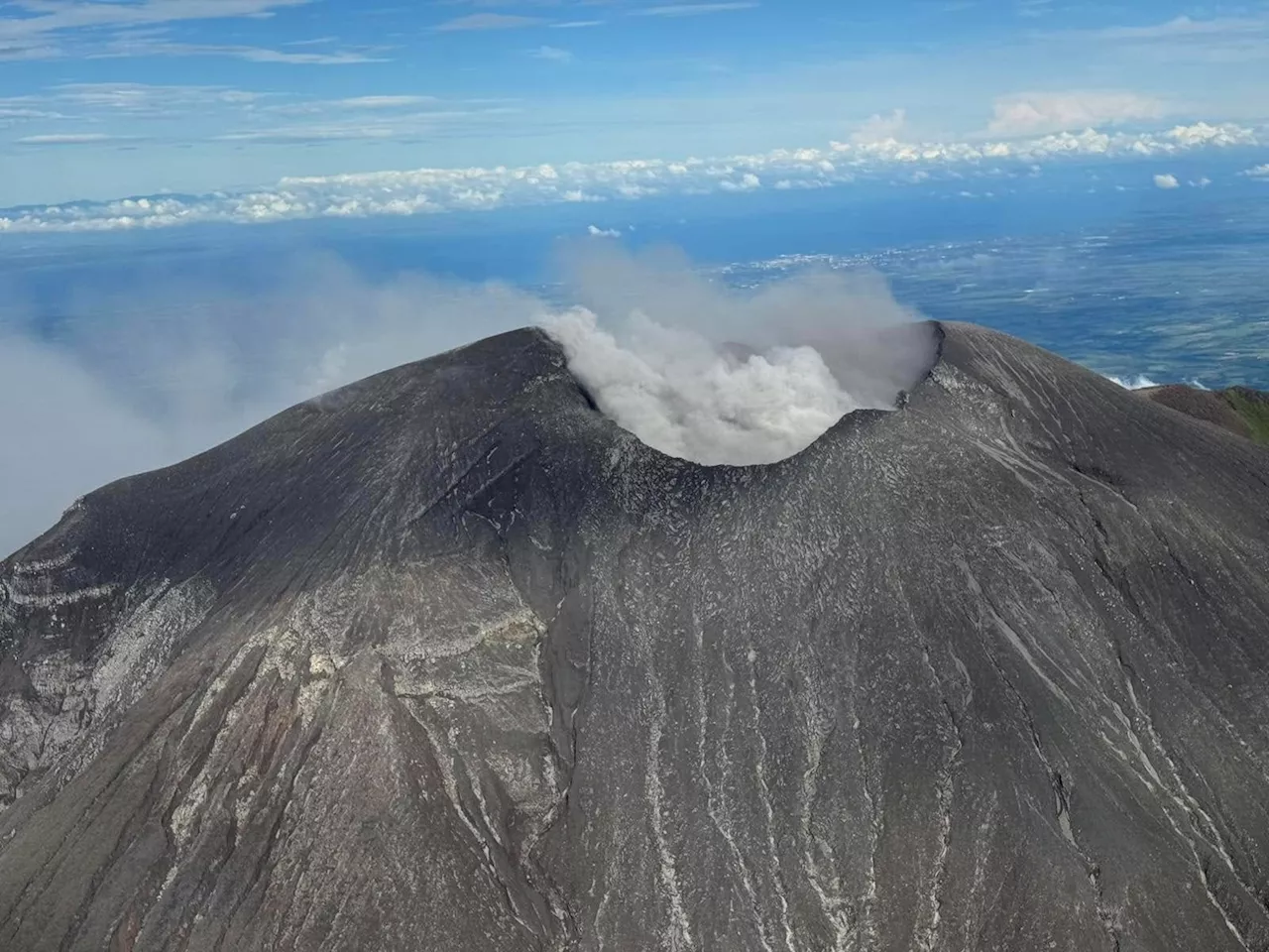 Kanlaon Volcano continues to spew ash, emits more sulfur dioxide gas