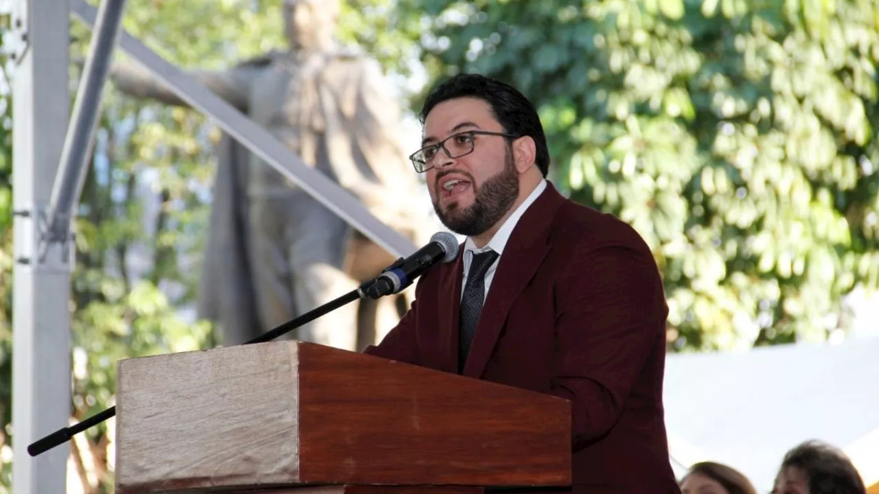 Isaac Montoya rinde protesta como presidente municipal constitucional ante miles de naucalpenses