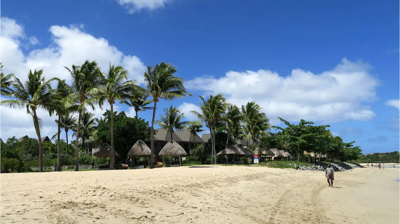 Seven tourists in Fiji hospital are being treated for suspected alcohol poisoning