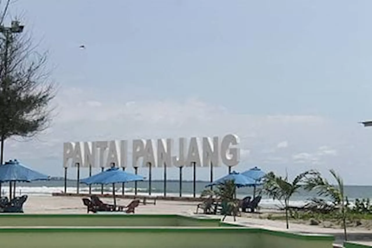 BPBD Bengkulu Larang Wisatawan Mandi di Pantai Panjang Selama Libur Nataru