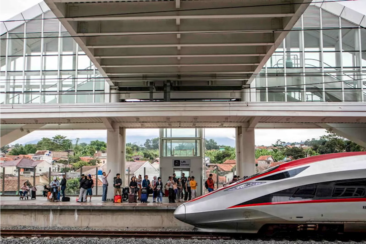 Peningkatan Penumpang Kereta Cepat Whoosh