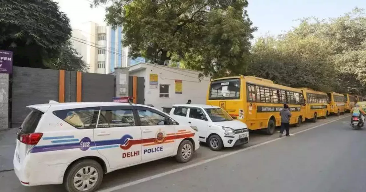 एक हफ्ते में तीसरी बार स्कूलों में बम की धमकी, आखिर ई-मेल भेज कर कौन कर रहा दिल्लीवालों को परेशान?