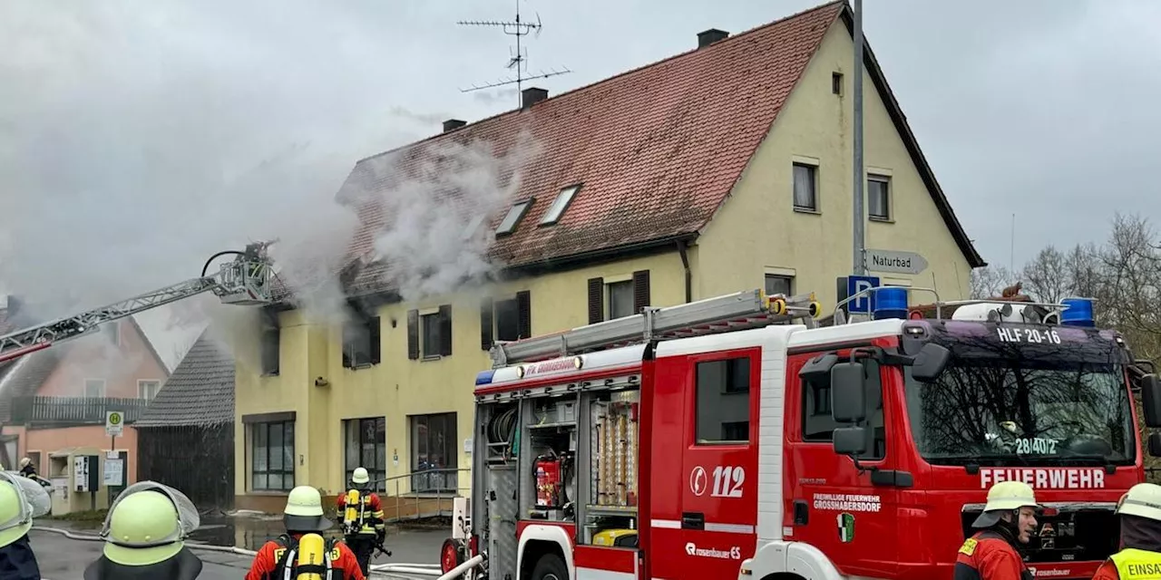 Wohnungsbrand in einem Mehrfamilienhaus im Kreis F&uuml;rth: Bewohner befinden sich im Krankenhaus