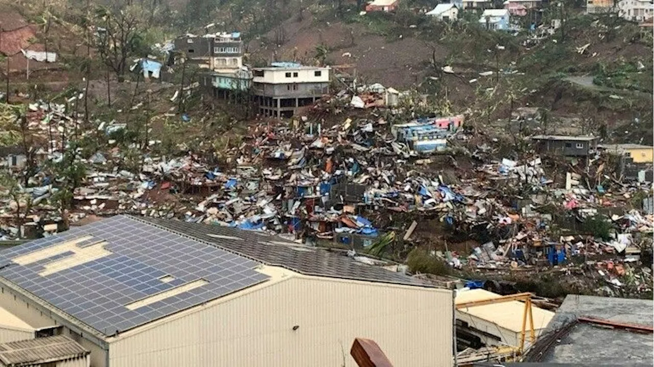 Cyclone Chido: les secours arrivent à Mayotte dévasté, au moins 14 morts