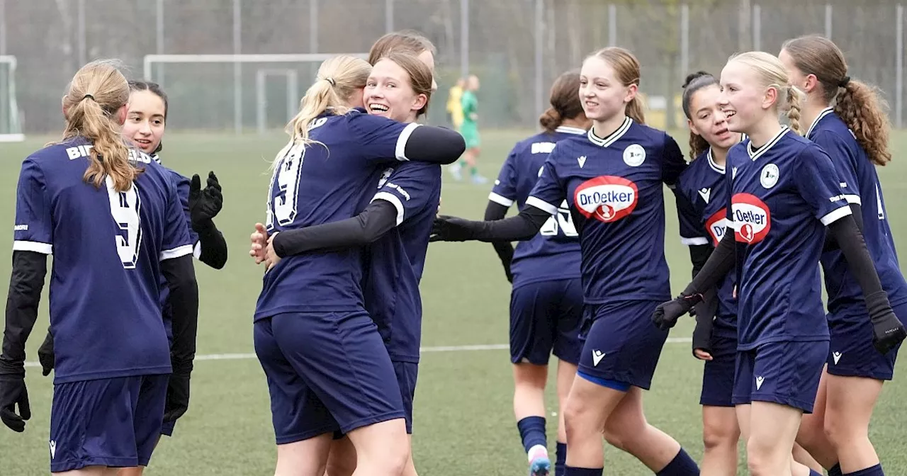 Bielefelder Fußballerinnen grüßen als Tabellenführer