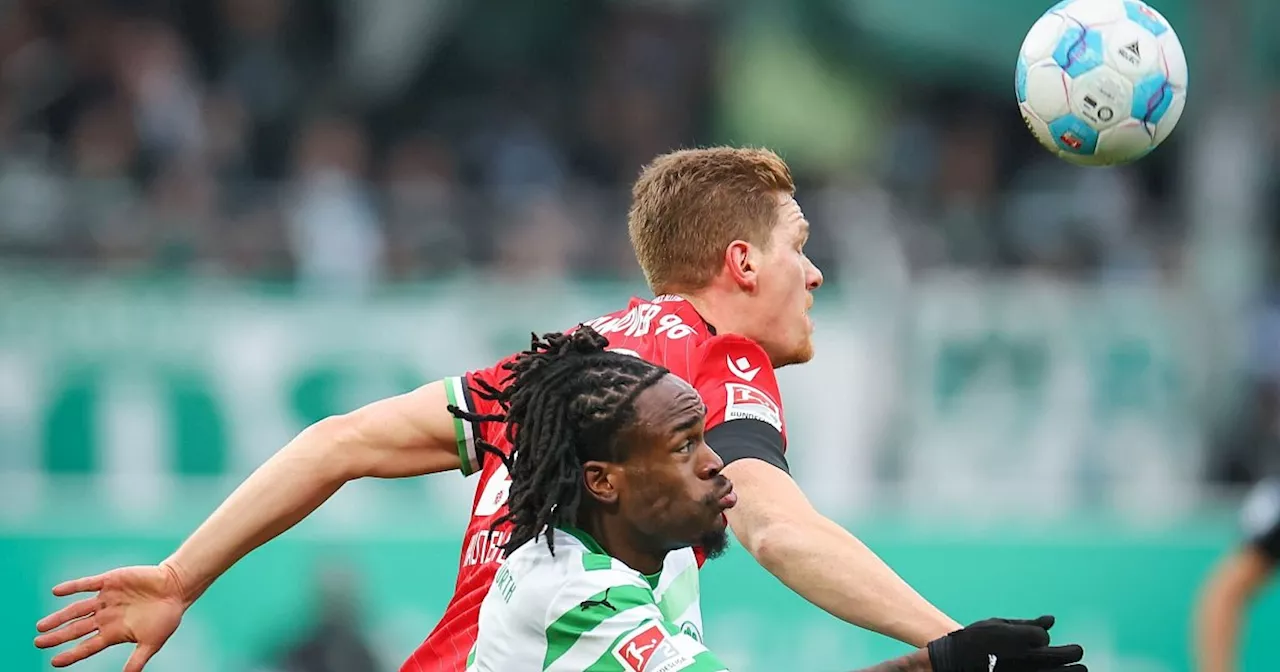 Hannover 96 rutscht aus: Fürth jubelt dank Futkeu