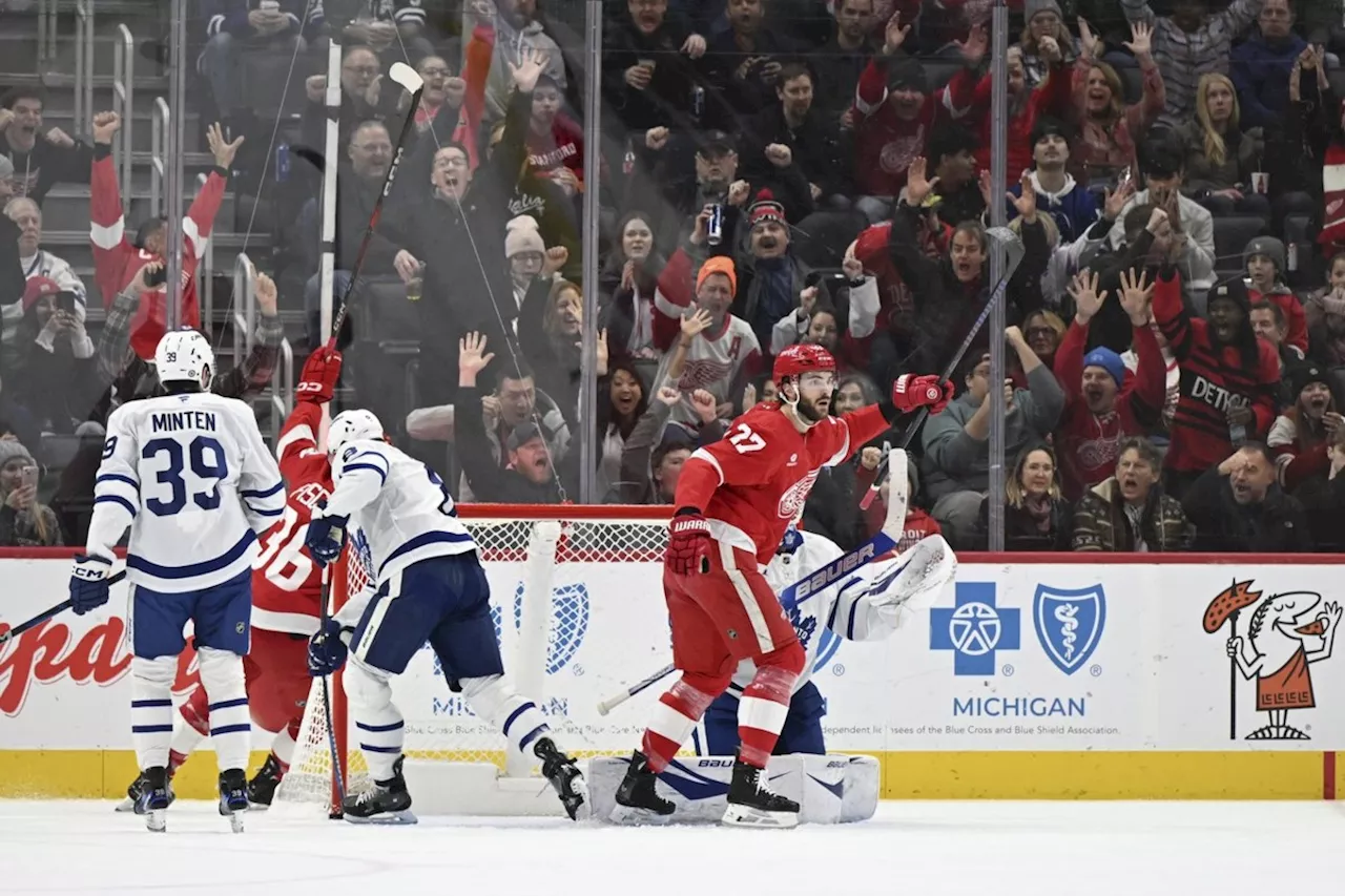 Petry scores a pair as Red Wings beat Maple Leafs 4-2