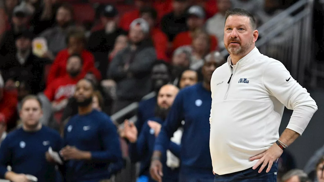 Ole Miss Basketball Coach Chris Beard Earns 200th Career Division I Win