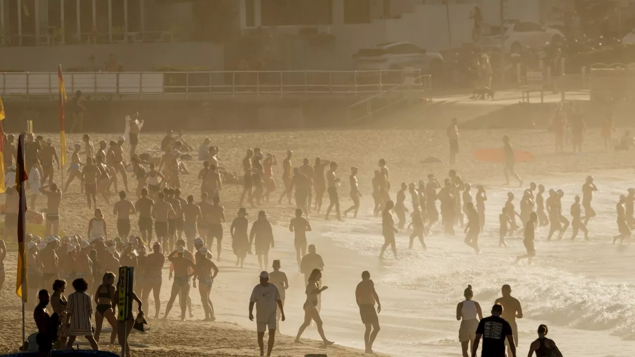 Extreme fire danger for parts of the south-east as summer swelter begins