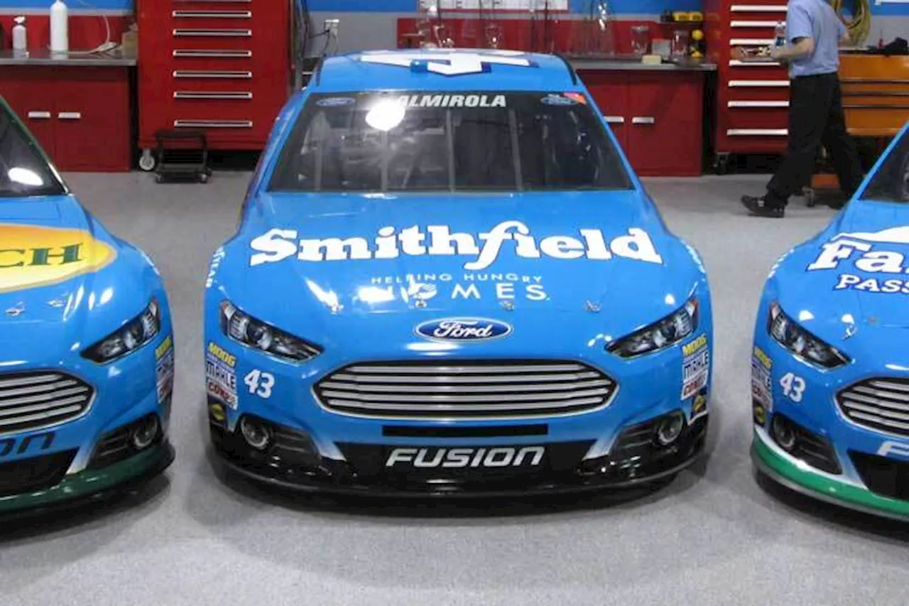 Richard Petty Motorsports wieder in Blau