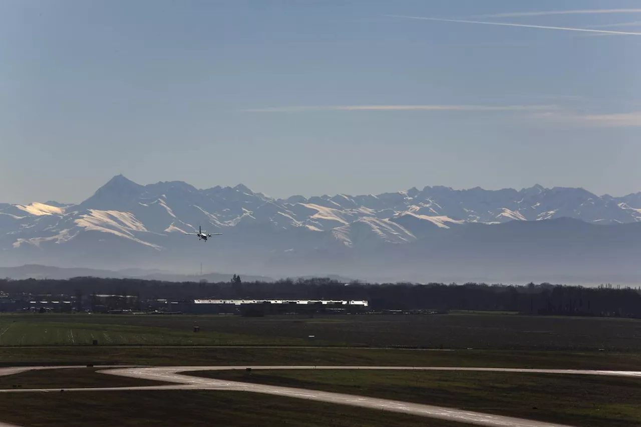 François Bayrou Premier ministre sera-t-il le sauveur de l’aéroport de Pau ?