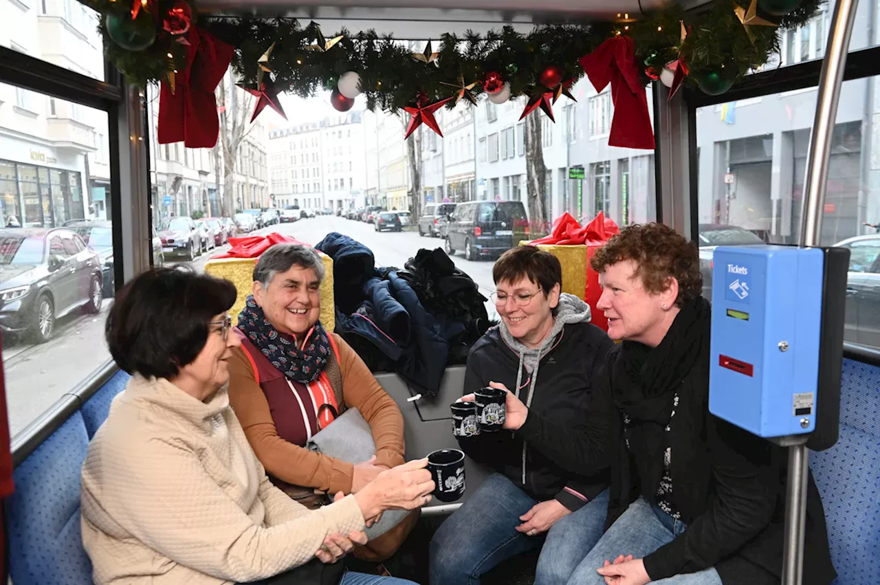 Glühwein auf Schienen: Mit der Christkindltram durch die Münchner Innenstadt