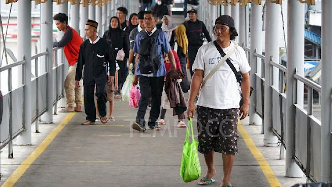 Suasana Pelabuhan Merak Menjelang Libur Natal-Tahun Baru