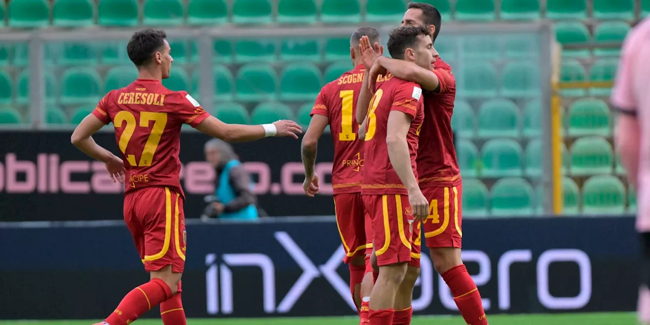 Catanzaro espugna Palermo. Cittadella-Cremonese, pari senza reti