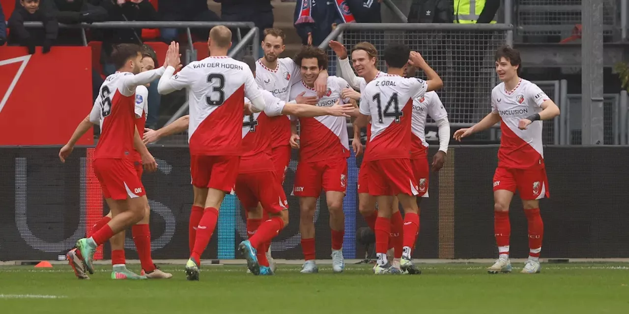 FC Utrecht sleept na een bizarre slotfase een punt uit het vuur tegen Go Ahead