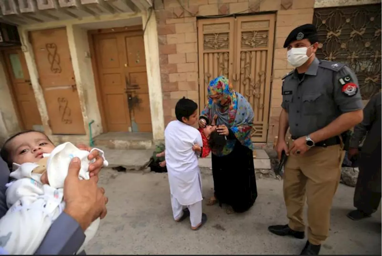 Policeman martyred in attack on polio vaccination team in Karak