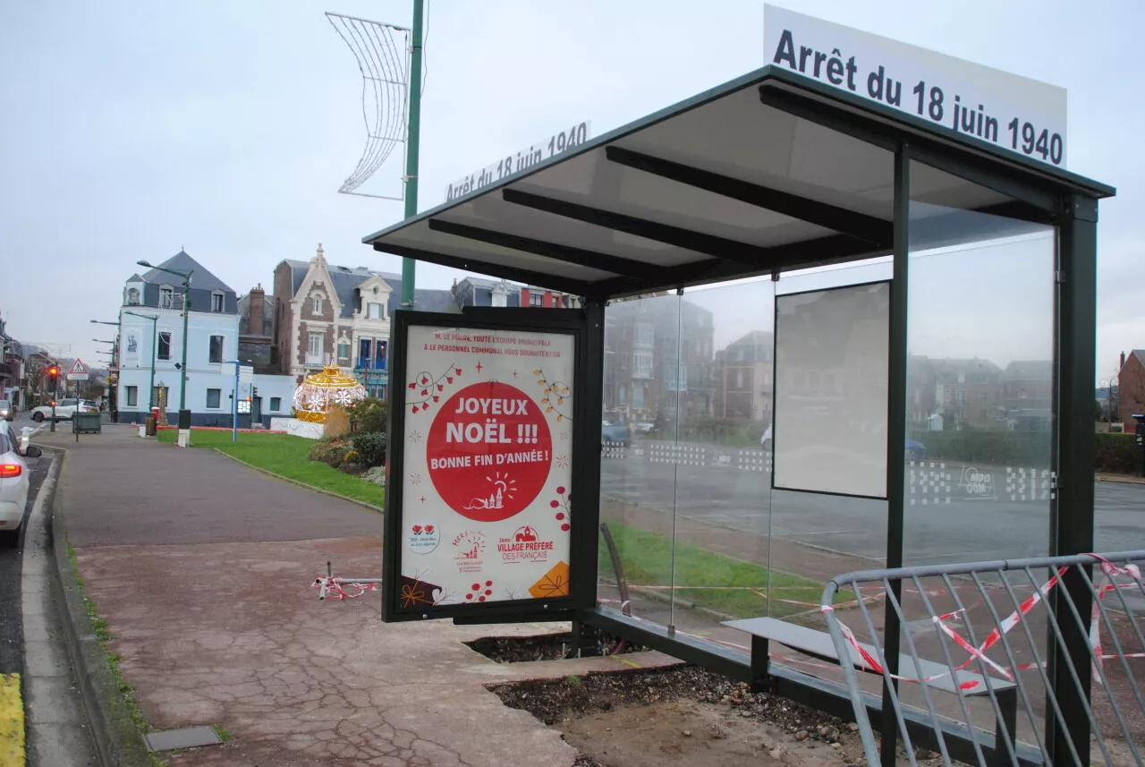 Cinq nouveaux abribus en cours d'installation à Mers-les-Bains