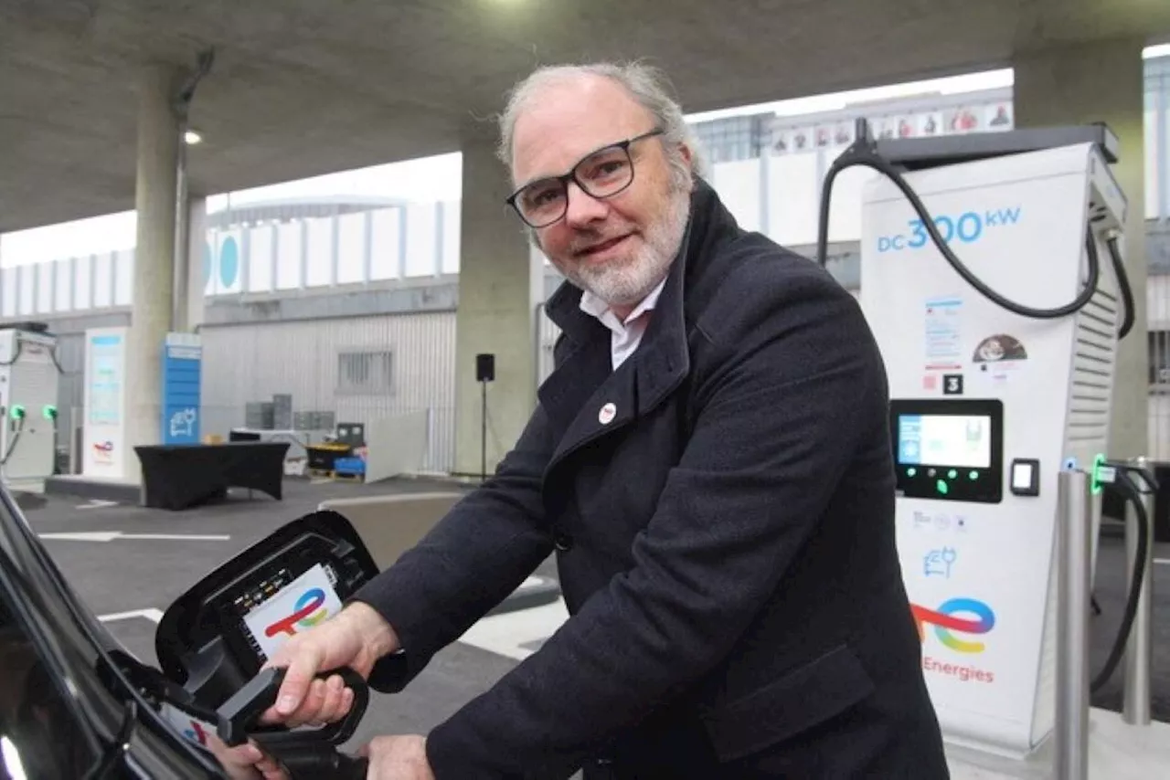 Ouverte depuis peu, la première station 100% électrique de Paris connaît déjà un vrai succès