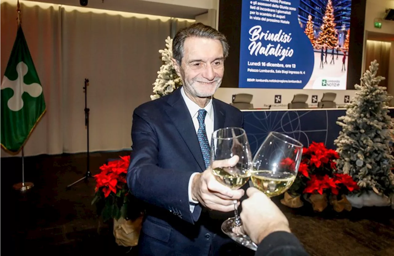 Fontana partecipa al brindisi natalizio a Palazzo Lombardia