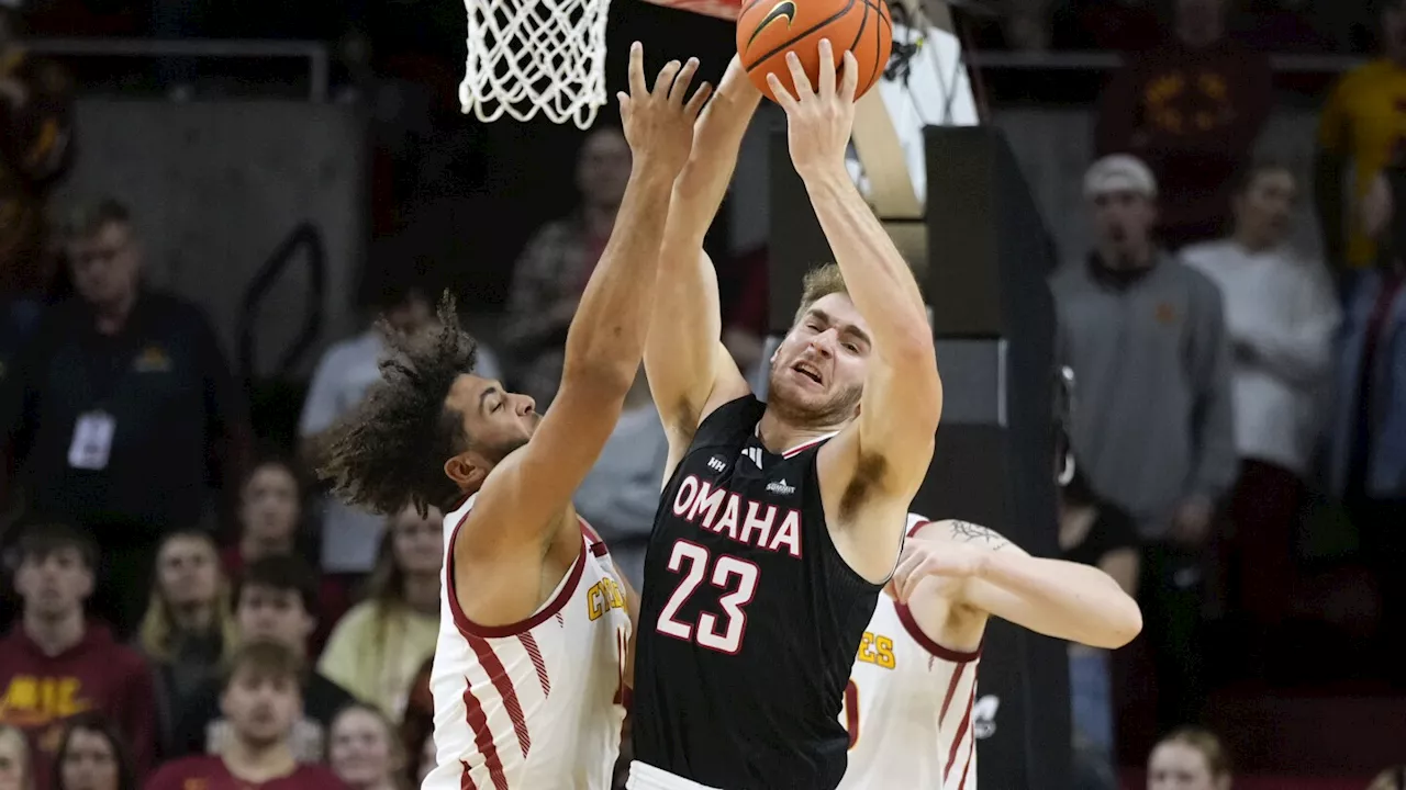 Keshon Gilbert scores 16 points to help lead No. 3 Iowa State past Omaha 83-51