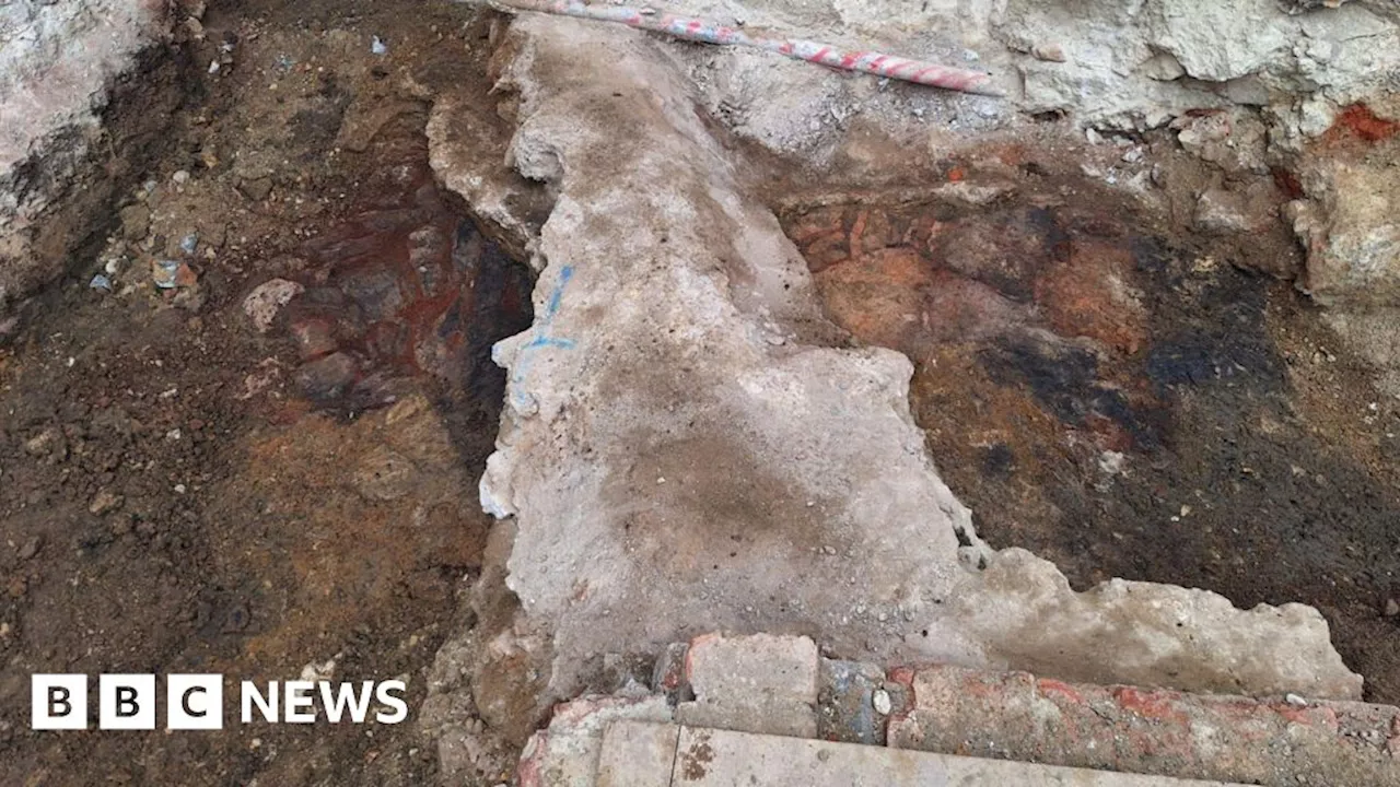 Oxford: Medieval origins of Oriel College unearthed