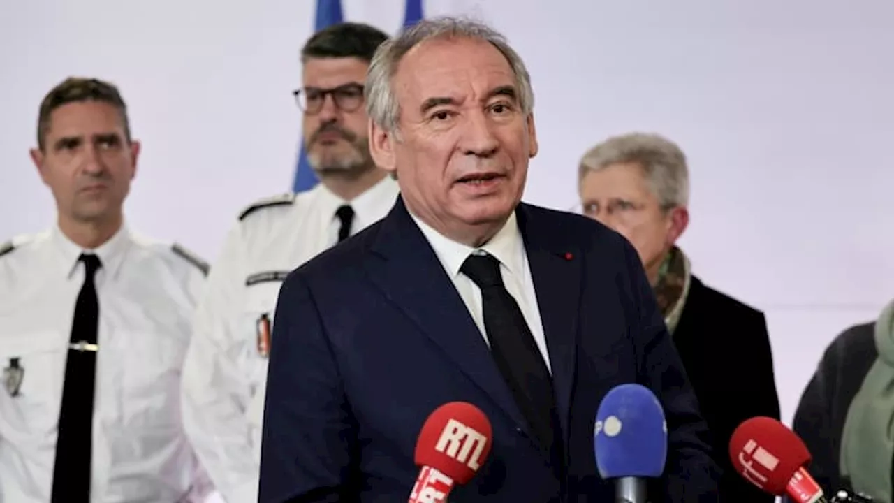 François Bayrou 'espère' former son gouvernement 'cette semaine'