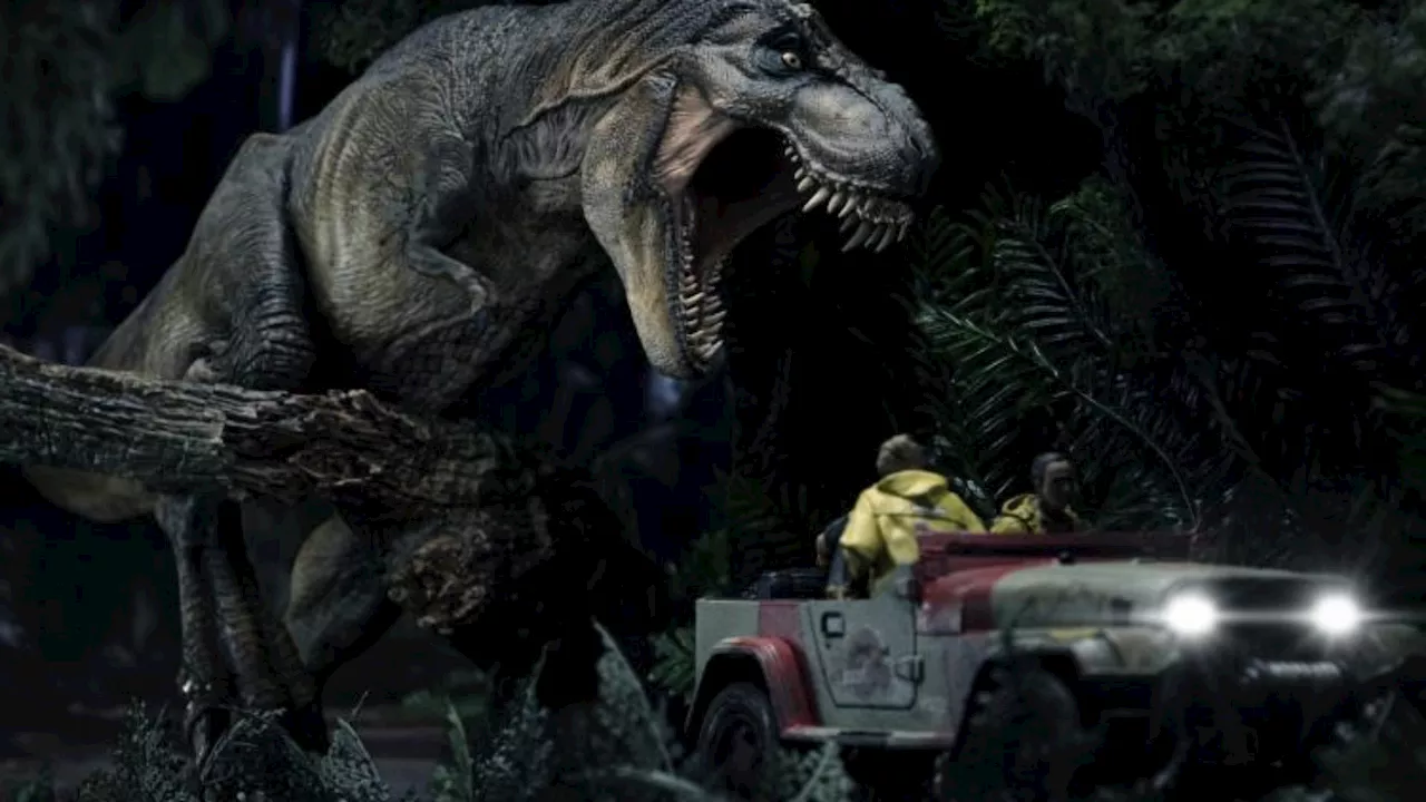 Escape the T-Rex of Jurassic Park with Iron Studios New Statue