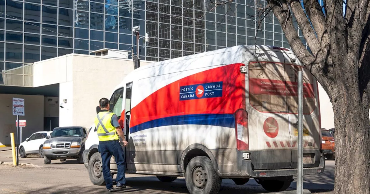 Canada Post resumes work but time is running out before the holidays