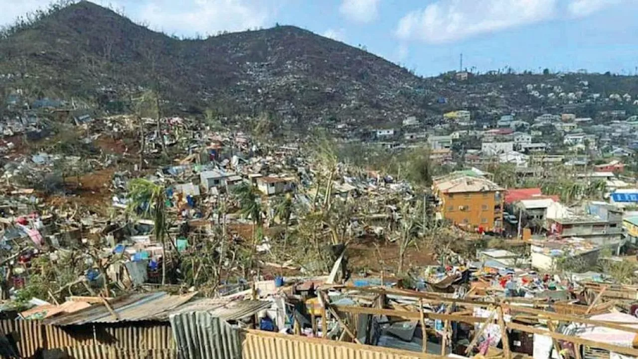 Il ciclone Chido ha devastato Mayotte: «Ci sono centinaia di morti»