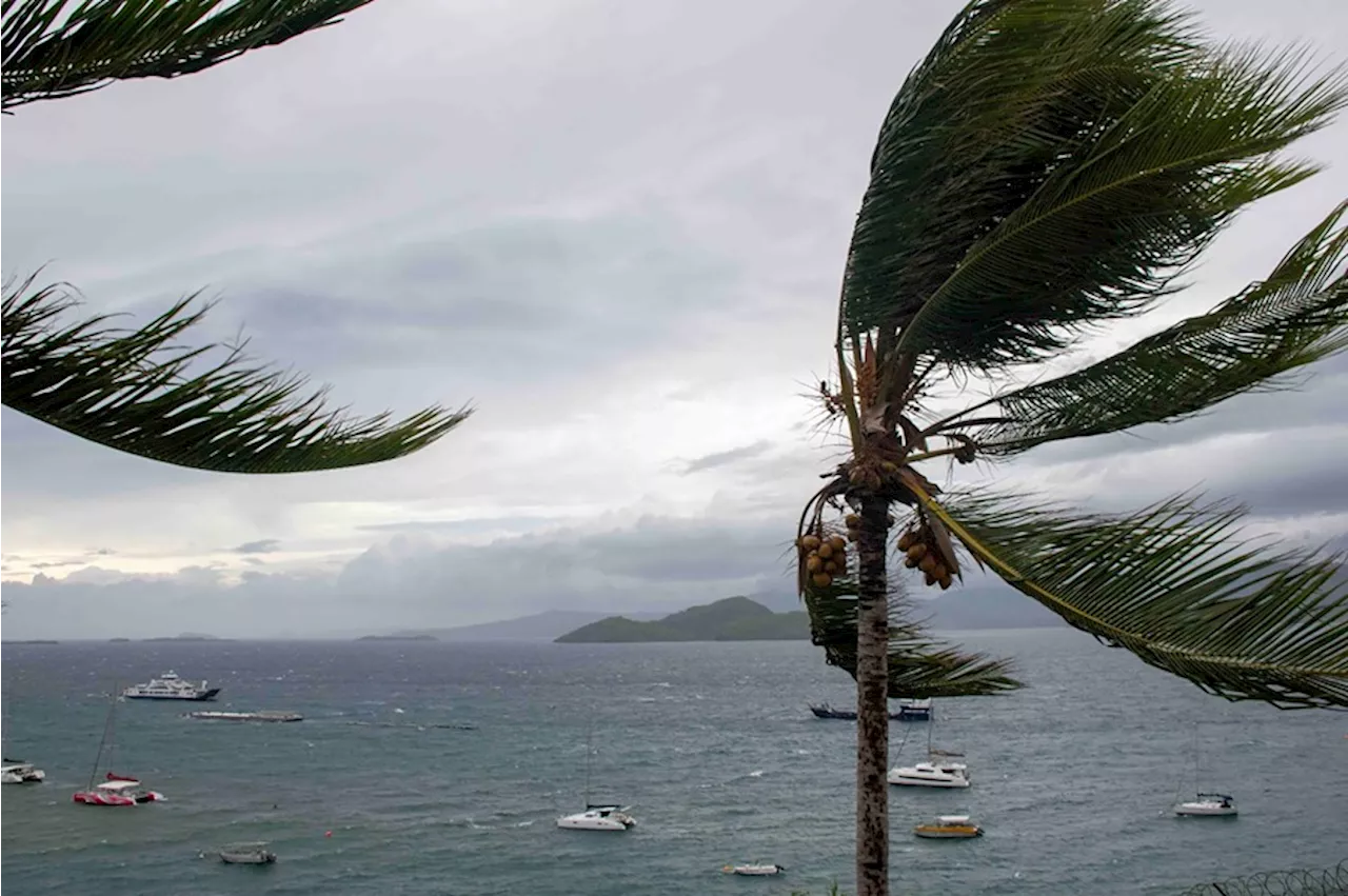 Francia establece un puente aéreo con ayuda para las Mayotte