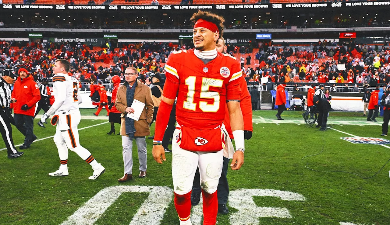 Chiefs' Patrick Mahomes has high-ankle sprain, status for Texans game unclear