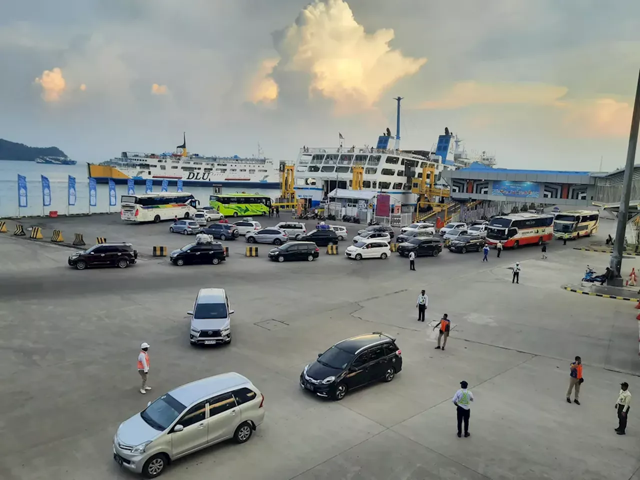 Gelombang Tinggi Mengintai Selat Sunda, Keselamatan Pelayaran Jadi Prioritas