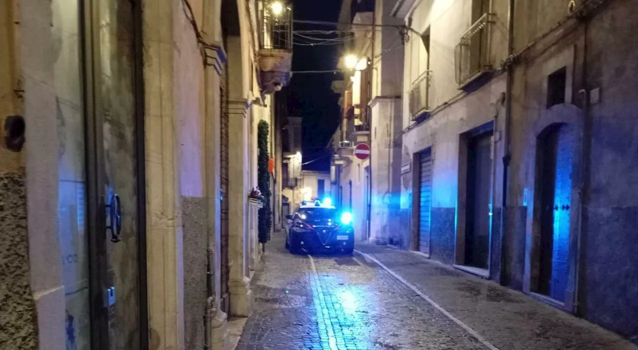 Rissa finisce a bottigliate, un ragazzo ferito: torna la movida violenta a Sulmona