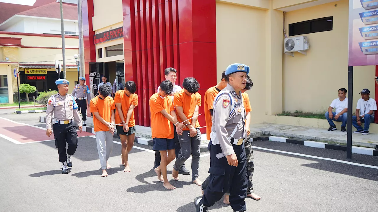 Polisi Tangkap Belasan Pemuda yang Buat Onar dan Rusak Warung di Bandung