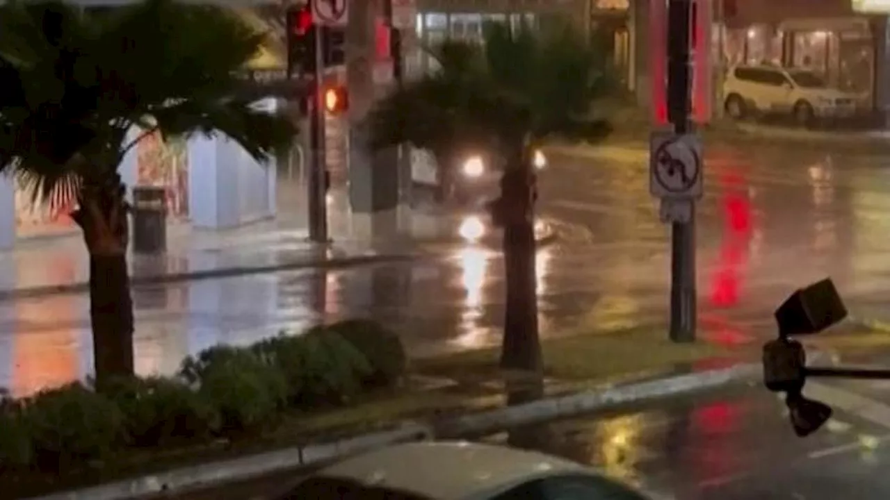 Tornado a San Francisco: le immagini delle raffiche di vento nel centro della città