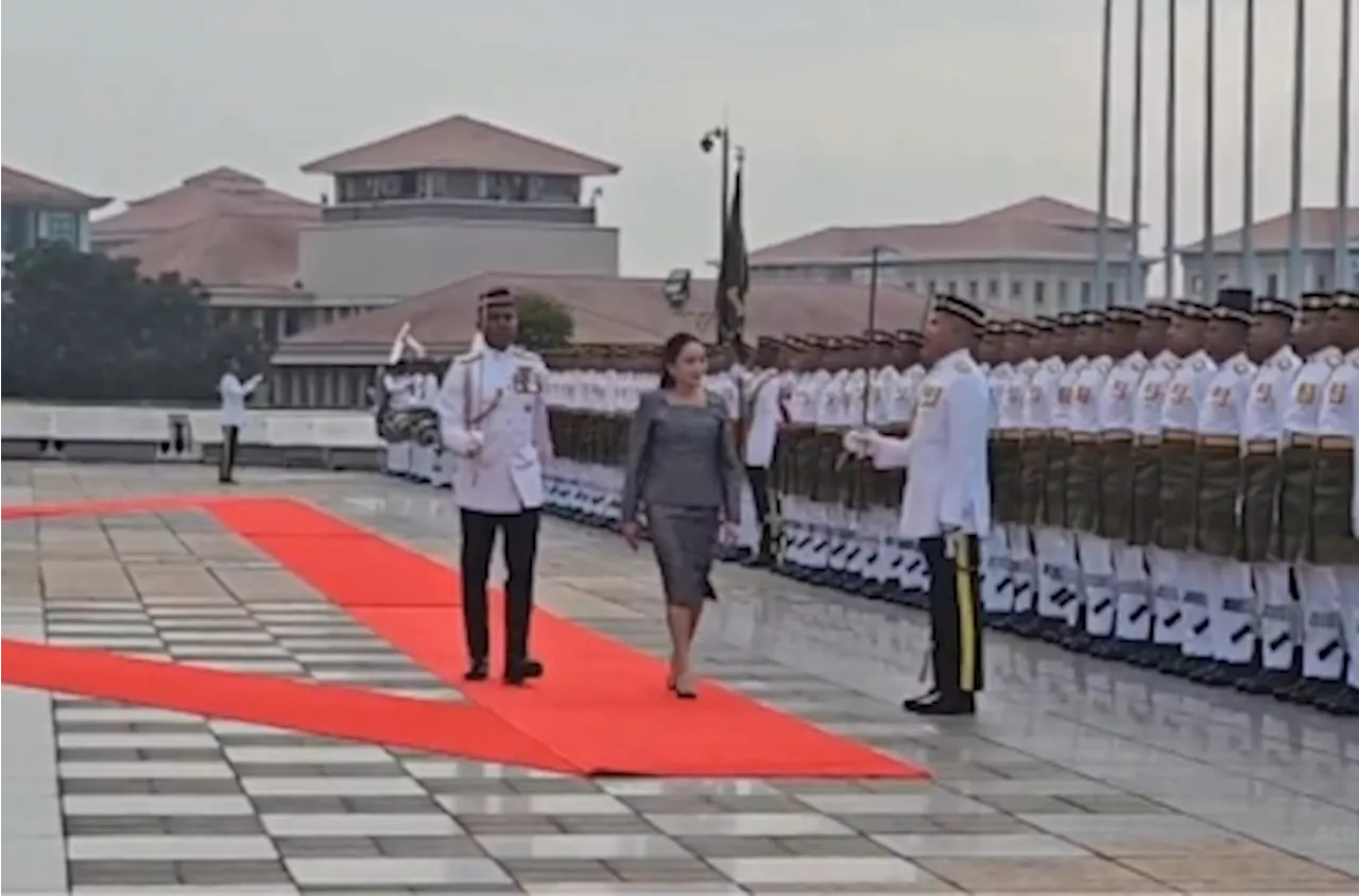 Thai PM accorded official welcome at Perdana Putra on maiden Malaysia visit