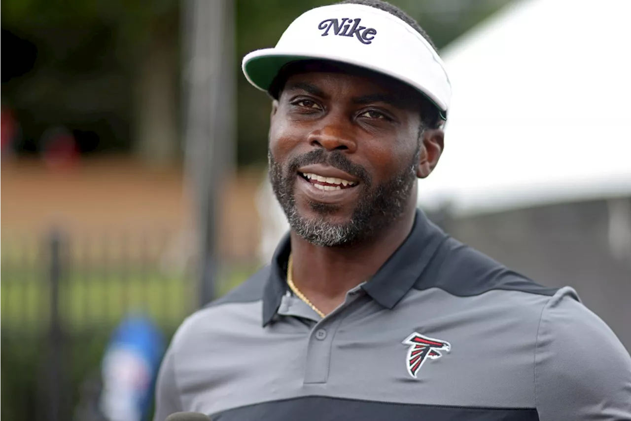 Report: Sacramento State wants to hire Michael Vick as its new football coach