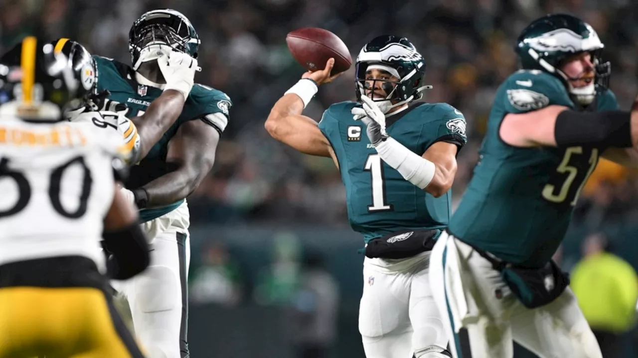 Eagles’ Jalen Hurts’s private message to Steelers’ Russell Wilson caught on mic